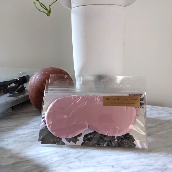 NWT Set of 6 Kitsch Satin Eye Masks - perfect for gift bags! - Picture 5 of 7